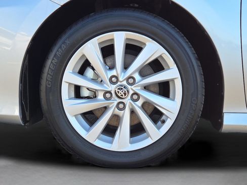 Used 2024 Toyota Camry LE image 9