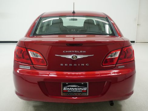 Used 2010 Chrysler Sebring Touring FWD image 5