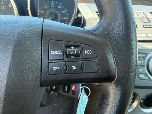 Used 2011 MAZDA MAZDA3 i Touring FWD image 23