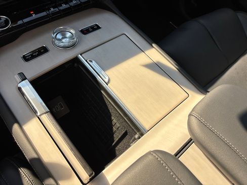 New 2025 Lincoln Navigator Reserve w/ Jet Appearance Package image 24