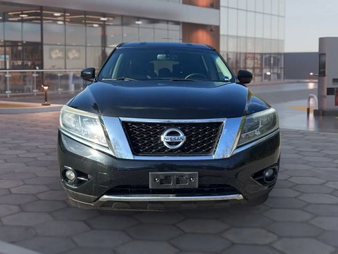 Used 2015 Nissan Pathfinder SL w/ SL Tech Package image 2