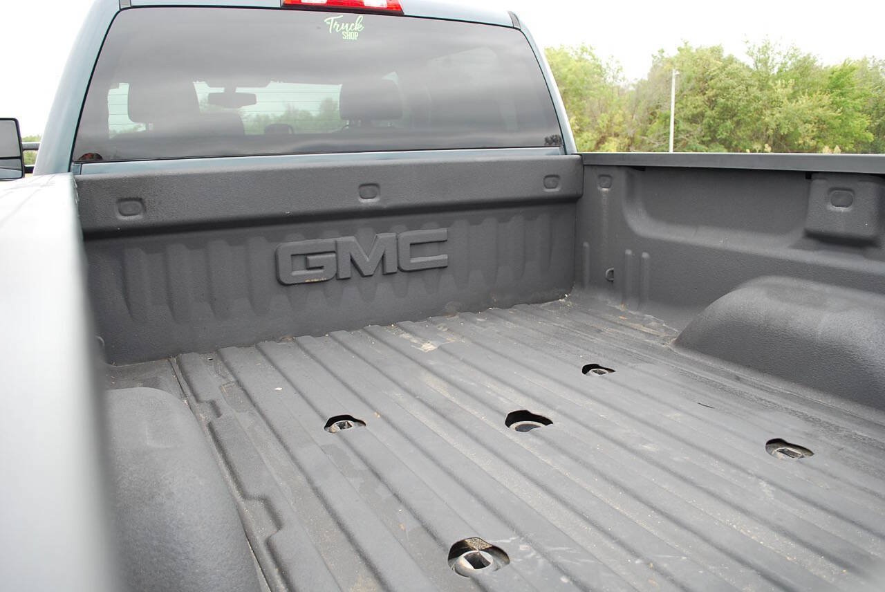 Used 2018 GMC Sierra 2500 SLT w/ Duramax Plus Package AWD/4WD image 14