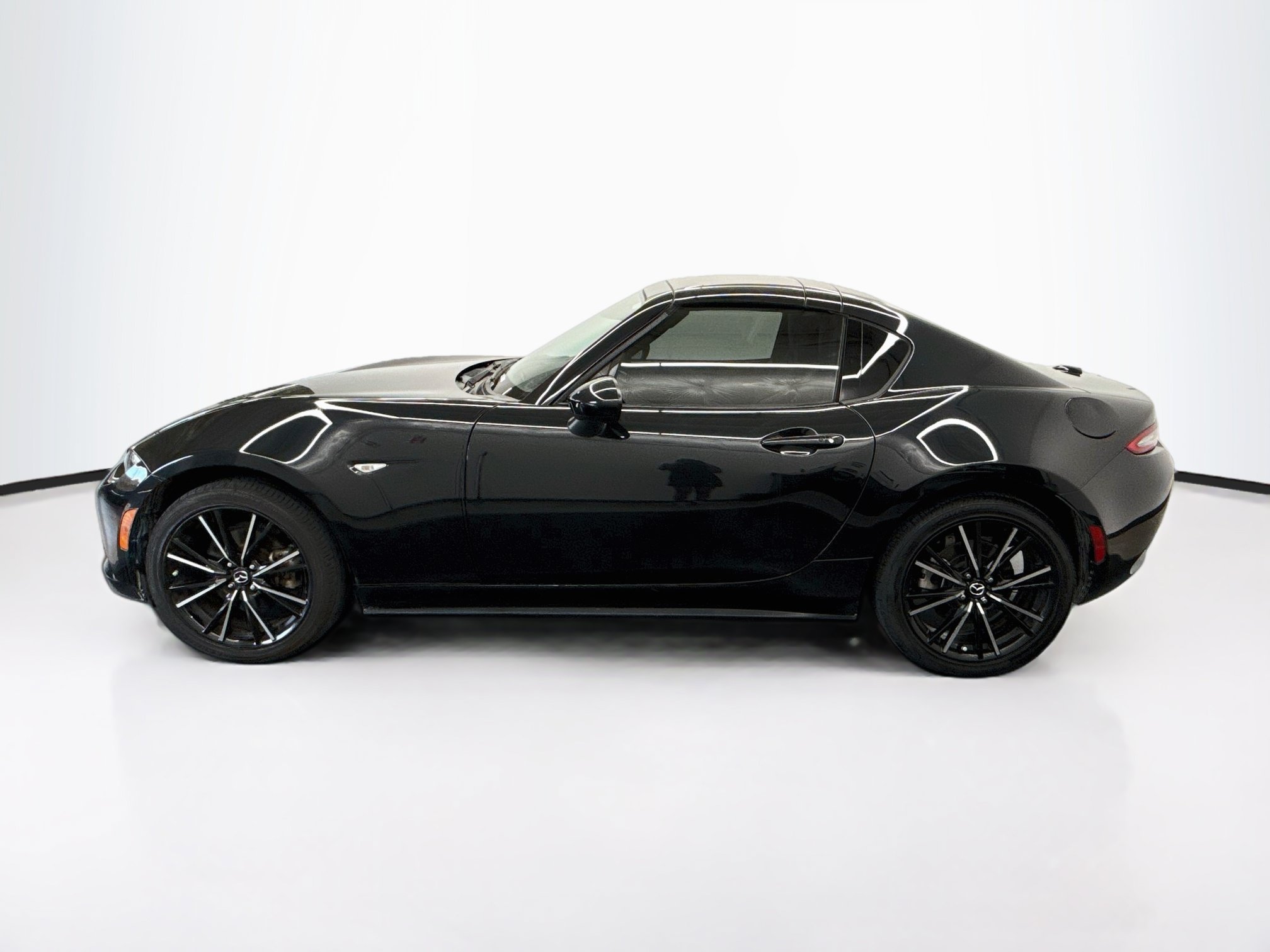 Used 2025 MAZDA MX-5 Miata RF Grand Touring RWD image 4