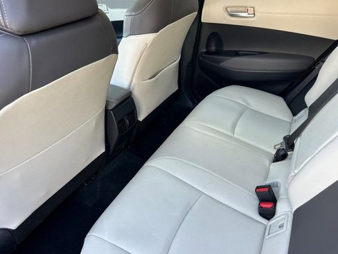 Used 2022 Toyota Corolla Cross XLE image 25