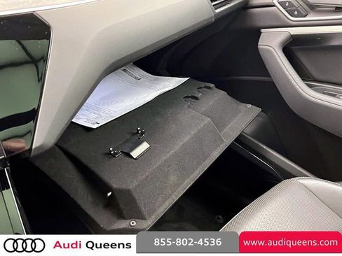 Used 2021 Audi e-tron Premium Plus w/ Premium Plus Package image 32