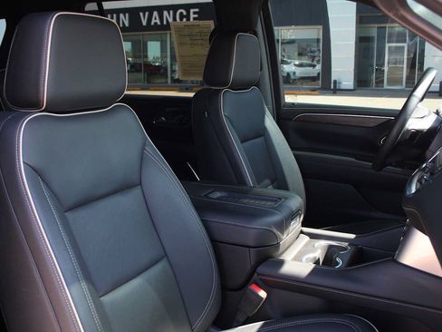 Used 2023 Chevrolet Tahoe Premier AWD/4WD image 25