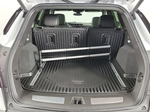 Certified 2024 Cadillac XT5 Premium Luxury w/ LPO, Floor Liner Package AWD/4WD image 8