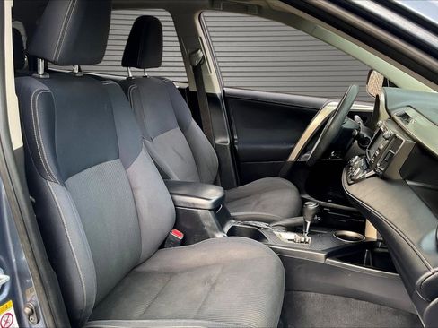 Used 2013 Toyota RAV4 XLE image 26