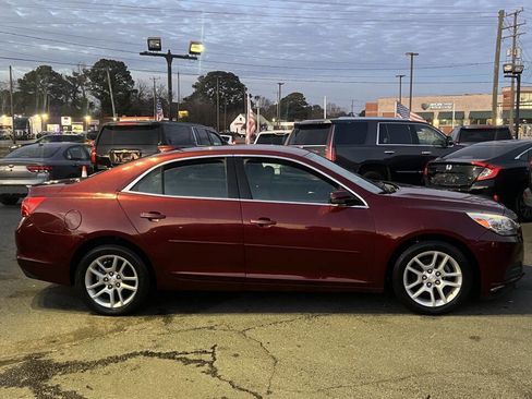 Used 2016 Chevrolet Malibu LT w/ Power Convenience Package image 9