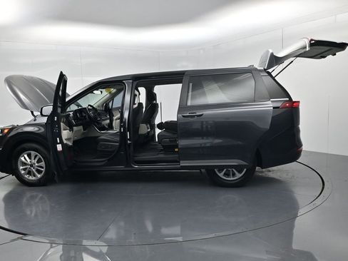 Used 2022 Kia Carnival LX FWD image 60