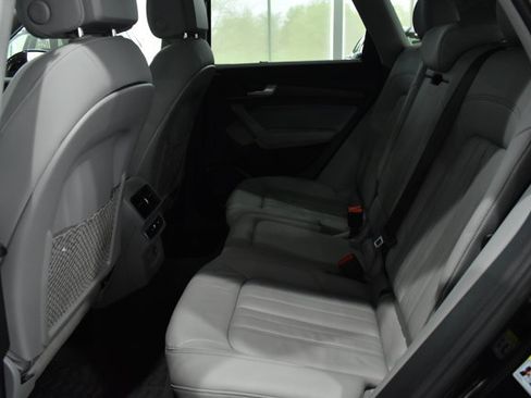 Used 2022 Audi Q5 2.0T Premium AWD/4WD image 19