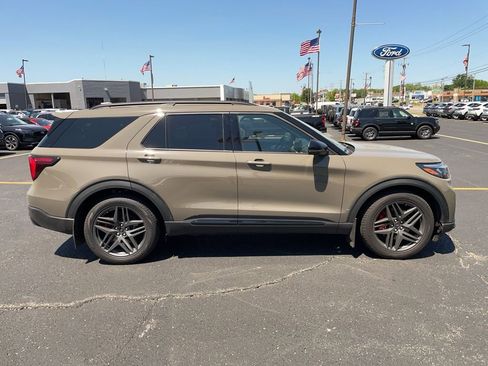Used 2026 Ford Explorer ST AWD/4WD image 4