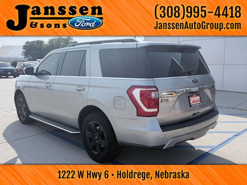 Used 2020 Ford Expedition XLT w/ Equipment Group 202A AWD/4WD image 8