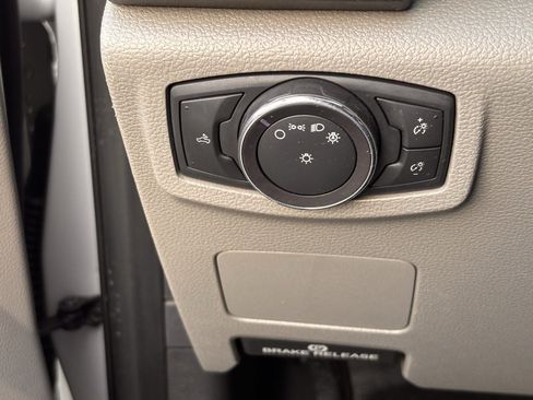 Used 2019 Ford F250 XL w/ Power Equipment Group image 12