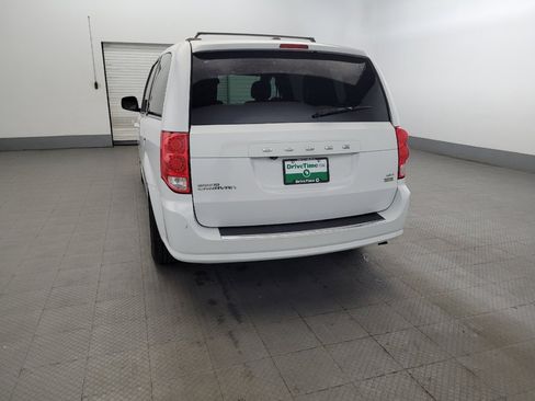 Used 2018 Dodge Grand Caravan SXT FWD image 6