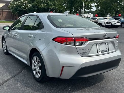 Used 2026 Toyota Corolla LE FWD image 5