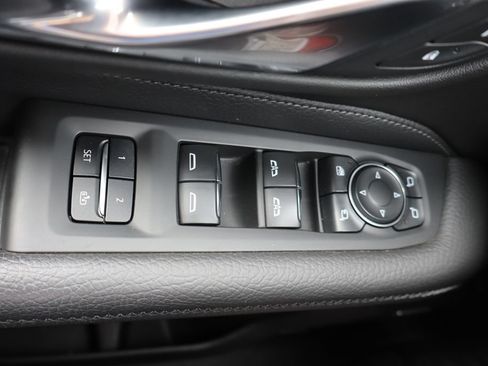 Used 2021 GMC Yukon Denali w/ Denali Premium Package AWD/4WD image 17