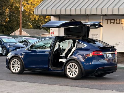 Used 2016 Tesla Model X 75D AWD/4WD image 8