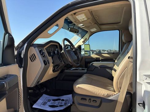 Used 2016 Ford F250 Lariat w/ Lariat Ultimate Package AWD/4WD image 13