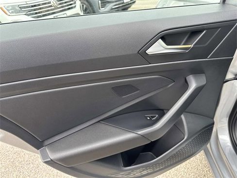 Used 2021 Volkswagen Jetta S w/ Driver Assistance Package image 9