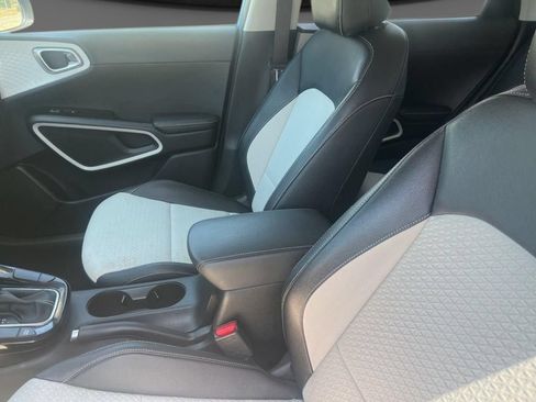 Used 2023 Kia Soul GT-Line FWD image 9