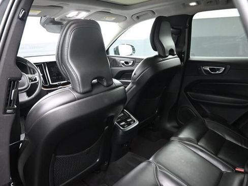 Used 2023 Volvo XC60 B5 Ultimate AWD/4WD image 18