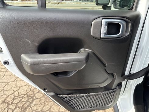 Used 2022 Jeep Wrangler Unlimited Sport image 39