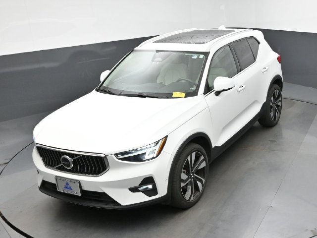 Used 2024 Volvo XC40 B5 Plus w/ Protection Package Premier AWD/4WD image 19