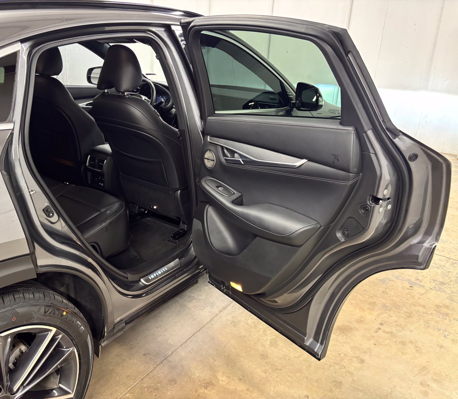 Used 2023 INFINITI QX55 Sensory w/ Lighting Package AWD/4WD image 19