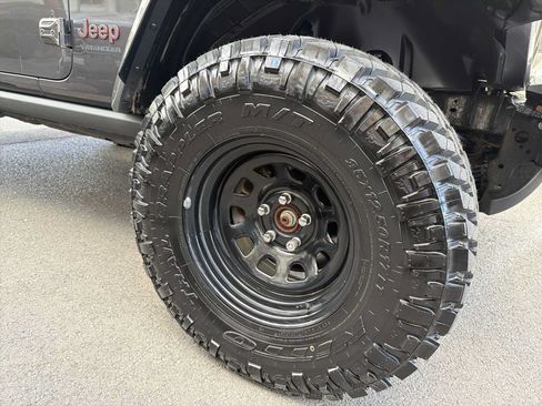 Used 2019 Jeep Wrangler Rubicon AWD/4WD image 10