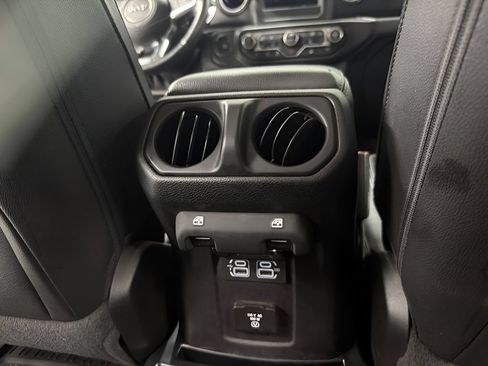 Used 2018 Jeep Wrangler Unlimited Sahara w/ Dual Top Group AWD/4WD image 28
