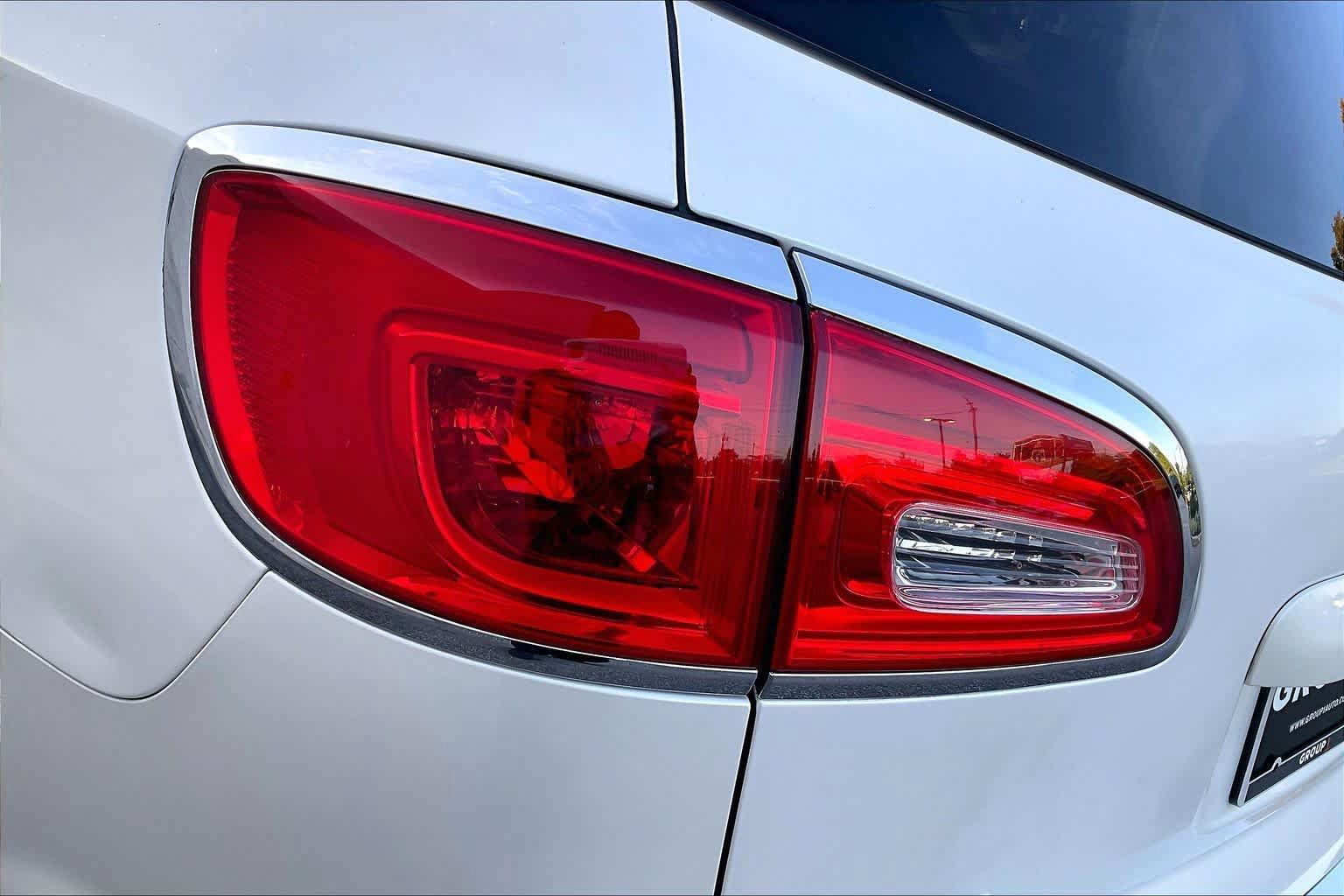 Used 2014 Buick Enclave Premium AWD/4WD image 27
