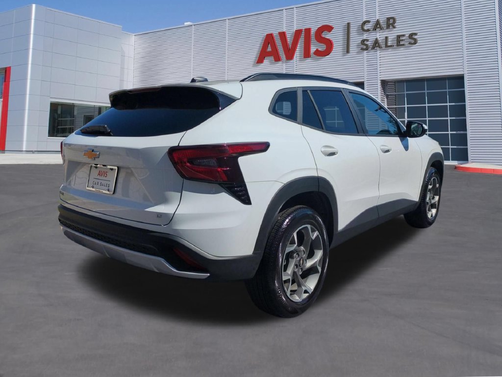 Used 2026 Chevrolet Trax LT FWD image 6