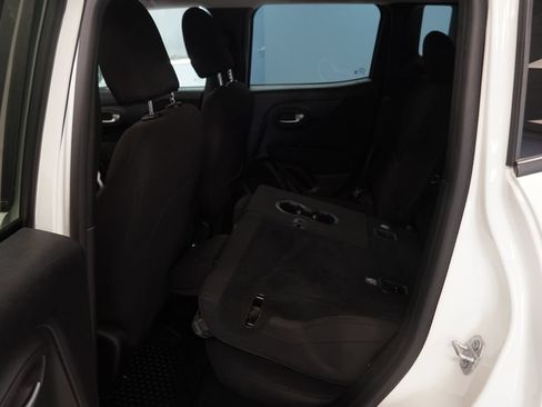 Used 2020 Jeep Renegade Latitude w/ Cold Weather Group AWD/4WD image 19