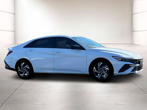 New 2025 Hyundai Elantra Sport image 10