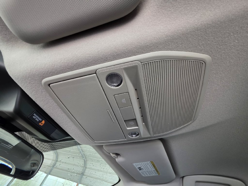 New 2025 Nissan Kicks SR FWD image 27