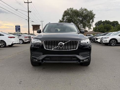 Used 2022 Volvo XC90 T5 Momentum AWD/4WD image 2