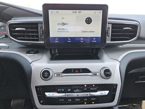 Used 2024 Ford Explorer XLT w/ Equipment Group 202A image 12