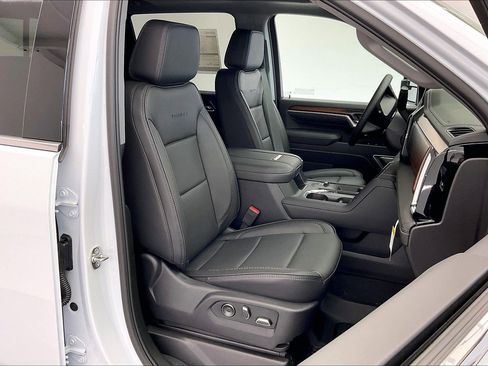 New 2026 GMC Sierra 2500 Denali w/ Denali Reserve Package image 9