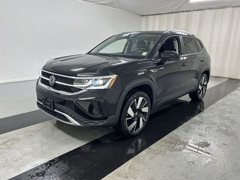Certified 2023 Volkswagen Taos SEL AWD/4WD image 5