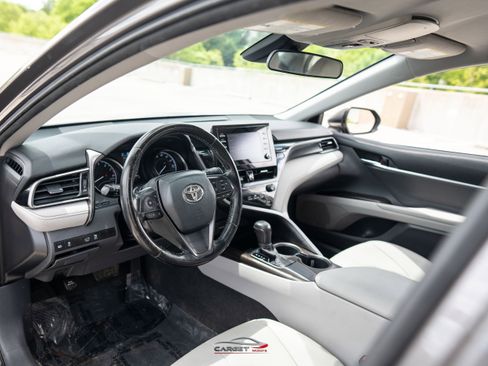Used 2021 Toyota Camry SE FWD image 13