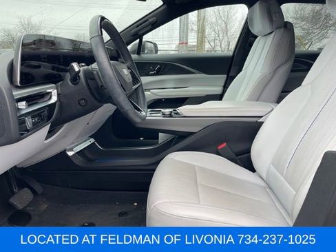 Used 2024 Cadillac Lyriq Luxury image 6