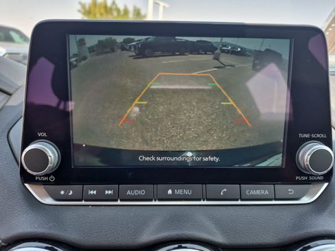 Used 2025 Nissan Sentra SV FWD image 29