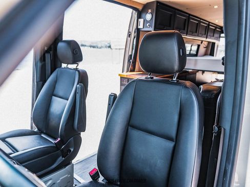 Used 2019 Mercedes-Benz Sprinter 4x4 170 image 42