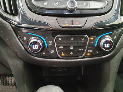 Used 2024 Chevrolet Equinox Premier AWD/4WD image 33