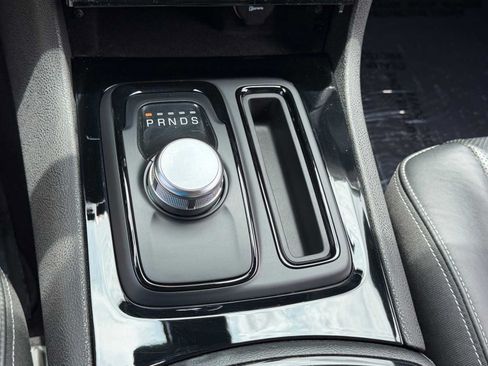 Used 2023 Chrysler 300 S w/ Comfort Group RWD image 19