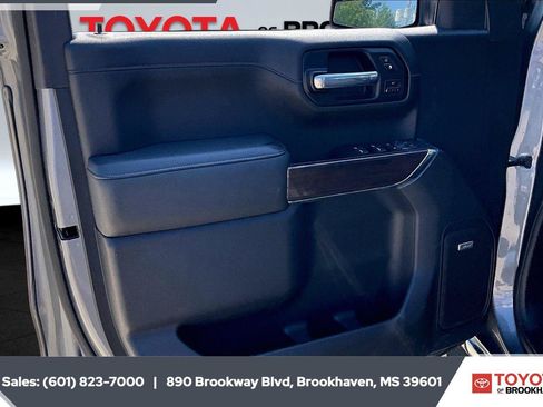 Used 2020 GMC Sierra 1500 SLT RWD image 17