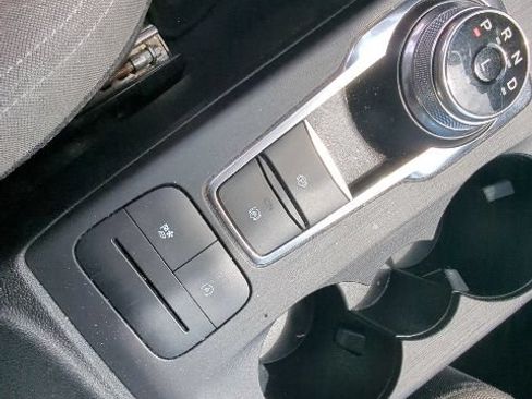 Used 2020 Ford Escape SE FWD image 18