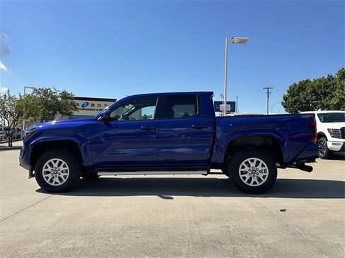 Certified 2025 Toyota Tacoma SR5 image 2