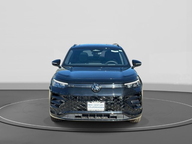 New 2026 Volkswagen Tiguan SE R-Line FWD image 2